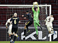 Тадич не реализовал пенальти. 