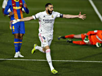 Каземиру получил две желтые карточки за одну минуту.