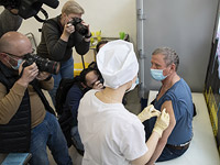 Коронавирусный штаб в России: за сутки выявлены более 8700 заразившихся, 402 пациента умерли