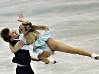 Командный чемпионат мира. У российской фигуристки расстегнулось платье во время выступления