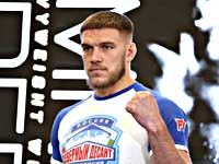 Bellator. Россиянин защитил чемпионский пояс. Его брат проиграл шведскому 