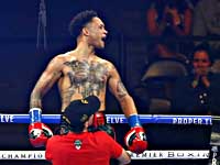 Бокс. Экс-чемпион мира нокаутировал голубоволосого украинца. 