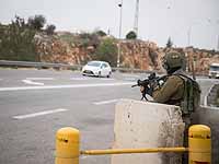 В деревне Эйн-Ябруд забросали камнями и сожгли автомобиль израильтян, заехавших туда по ошибке