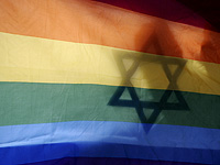 В Беэр-Яакове воспитатель детсада стала жертвой травли из-за своей сексуальной ориентации