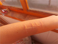 Похитители координатора ростовского штаба Навального пытали ее и вырезали ей на руке буквы