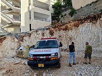 В поселке Ярка при падении с высоты получили травмы мужчина и его 14-летняя дочь