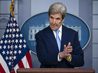 Зариф заявил, что Керри сообщал ему об ударах Израиля по целям в Сирии. Бывший госсекретарь США назвал это ложью