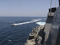 Американский корабль в Персидском заливе был вынужден открыть предупредительный огонь по кораблям КСИР