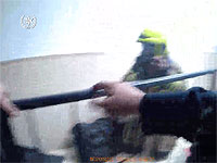 Полиция опубликовала видео операции по спасению подростка из горящей квартиры в Ришон ле-Ционе