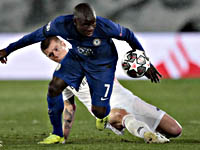 Лучшим игроком  первых полуфиналов Лиги чемпионов  признан полузащитник 