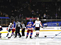 НХЛ: Массовая драка на первой секунде матча