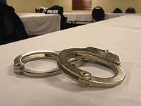 Полицейские нашли водителя, сбившего пожилую женщину в Кфар-Сабе, на крыше его дома