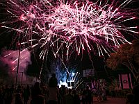 После ракетного обстрела столичная мэрия устроила фейерверк по случаю Дня Иерусалима