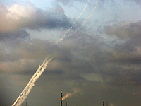 С 6 утра и 8 вечера в сторону Израиля было запущено не менее 180 ракет