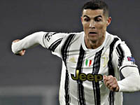 Криштиану Роналду не реализовал пенальти, забил гол и был заменен. 