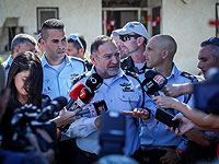 Генинспектор полиции приказал научить весь персонал пользоваться дубинками