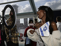 Израильская певица Эден Алене прибыла в Роттердам для участия в конкурсе 