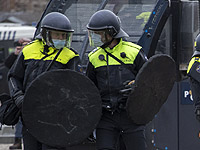 В Амстердаме преступник, вооруженный ножом, напал на прохожих