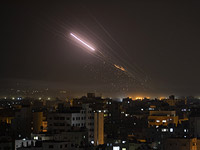 ЦАХАЛ: с 19:00 воскресенья по 07:00 понедельника из Газы было выпущено около 60 ракет, 10 из них упали в секторе