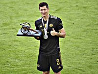 Обладателем 