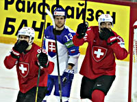 Чемпионат мира по хоккею. Швейцарцы забили 8 шайб словакам. Американцы победили сборную Латвии