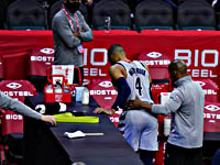 НБА. Зрителей допустили на трибуны. Возникли скандалы