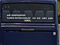 Во время празднования выхода в элиту турецкий футболист выпал из автобуса