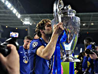 Победив в Лиге чемпионов, Маркос Алонсо вместе с дедушкой установили мировой рекорд