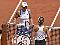 Открытый чемпионат Франции. 18-летняя Марта Костюк вышла в третий круг. Первая ракетка мира получила травму