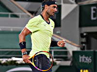 Надаль и Федерер вышли в третий круг Открытого чемпионата Франции