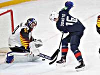 Американцы разгромили сборную Германии в матче за бронзовые медали