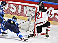 Чемпионами мира по хоккею стали канадцы