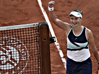 Барбора Крейчикова вышла в финал Открытого чемпионата Франции