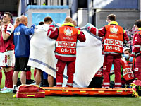 Матч Дания - Финляндия прерван. Кристиан Эриксен потерял сознание