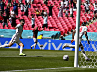 Стерлинг забил. Кейн врезался в штангу. Англичане победили хорватов