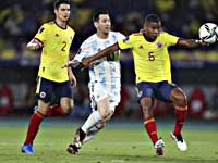 Отборочный турнир чемпионата мира. Аргентинцы упустили победу. Бразильцы победили в гостях