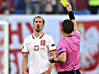 Первое удаление Евро-2020.  Красную карточку получил игрок московского 