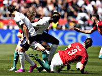 Капитан сборной Венгрии получил тепловой удар в первом тайме и был заменен