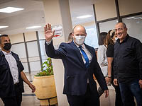 Беннет попросил воздержаться от поездок за границу и носить маски в закрытых помещениях