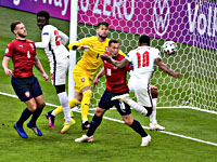 Англичане выиграли групповой турнир, не пропустив голов