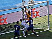 Вратарь сборной Словакии забил седьмой автогол Евро-2020