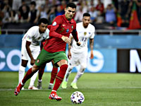 Криштиану Роналду реализовал два пенальти, установил рекорд, и повторил рекорд Али Даеи