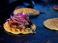 Организаторы отменили фестиваль уличной еды в США из-за скандала с израильской закусочной