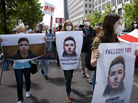 BBC со ссылкой на родственников: в Минске Софью Сапегу и Романа Протасевича перевели под домашний арест