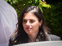 Глава МВД Айелет Шакед предложила запретить нарушившим карантин выезжать за границу