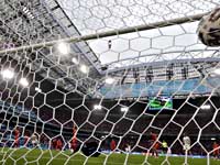 Самая сексуальная фанатка сборной Уэльса утешила разочарованных болельщиков