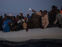 Судно с мигрантами на борту затонуло у берегов Туниса; более 40 погибших