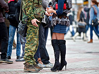 Скандал в Украине: участниц военного парада переодели в туфли на каблуке