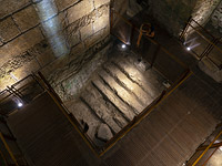 Пир на улице, ведущей к Храму. У Стены Плача обнаружен 