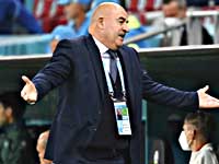 Станислав Черчесов уволен с поста главного тренера сборной России